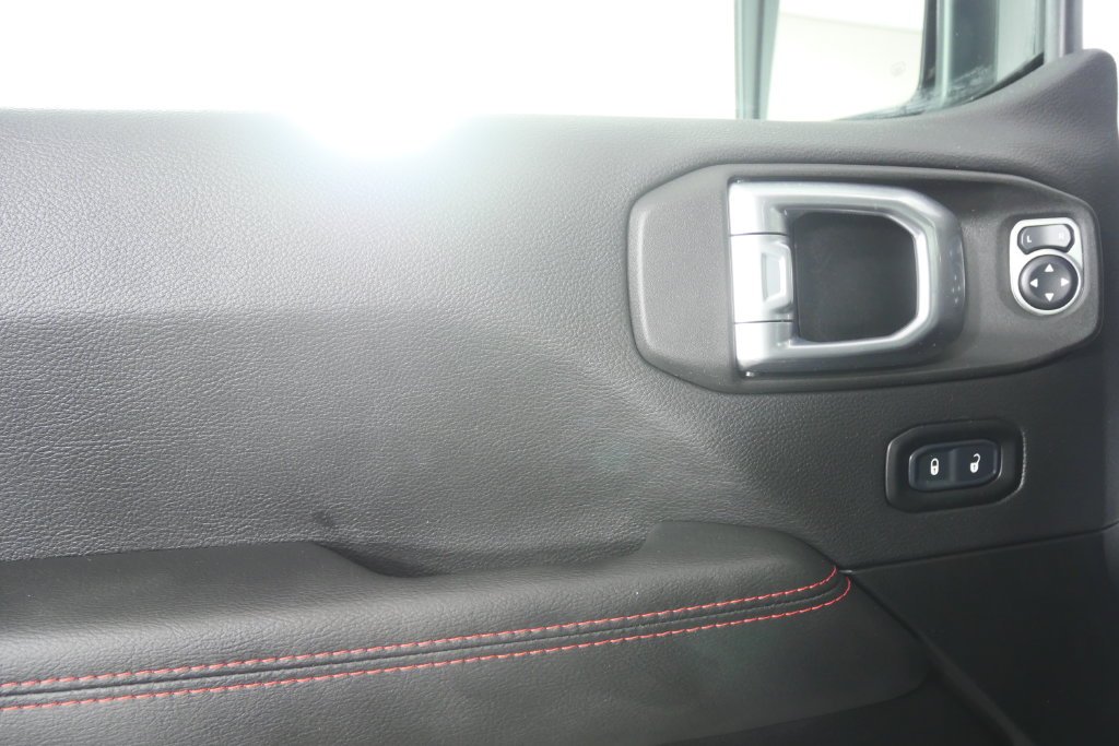 Used 2021 Bright White Clearcoat Jeep Rubicon image 14