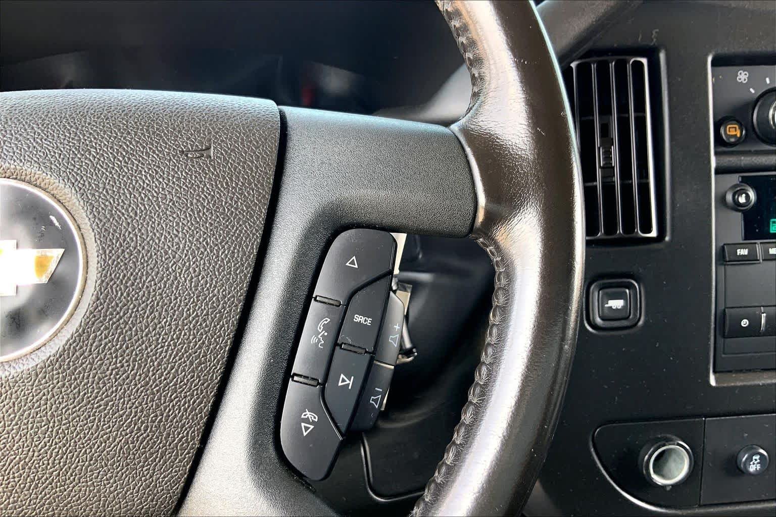 Used 2023 Summit White Chevrolet  image 22