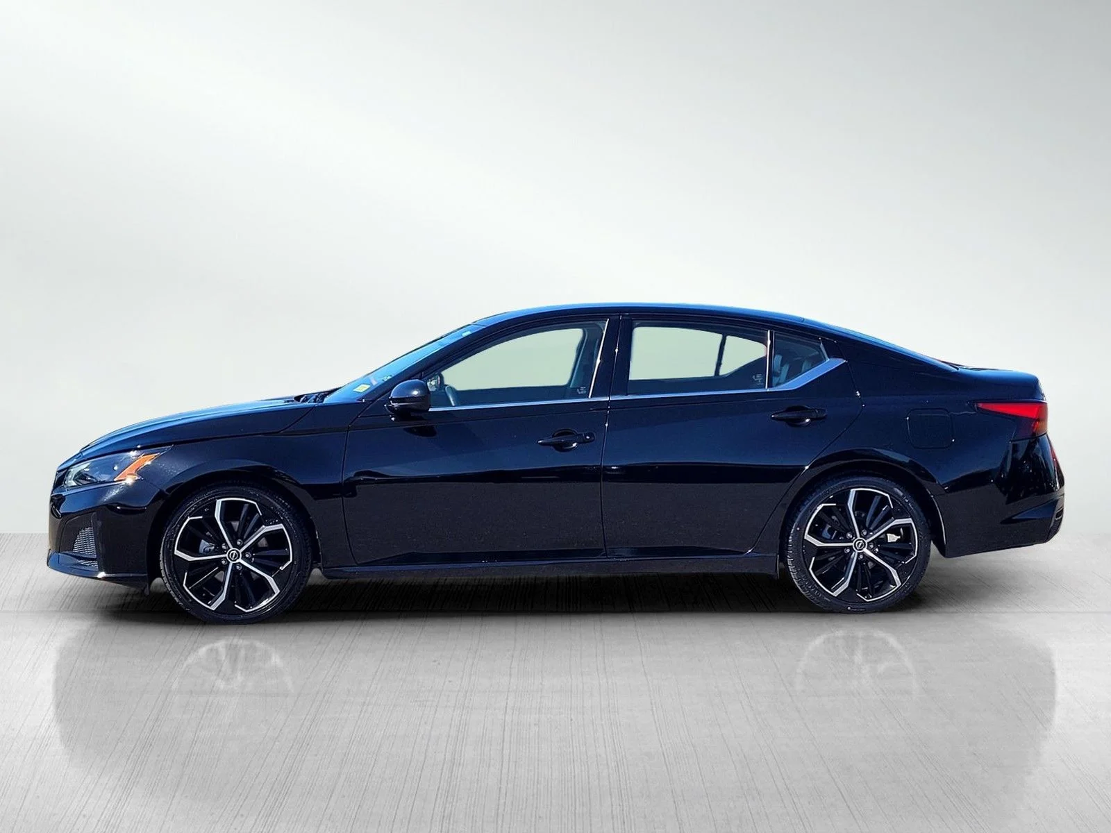 Used 2024 Super Black Clearcoat Nissan 2.5 SR image 10