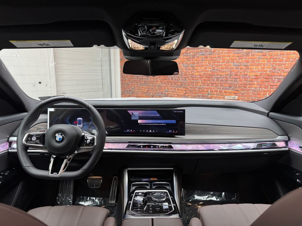 2025 BMW 7 Series 760i - Photo 12