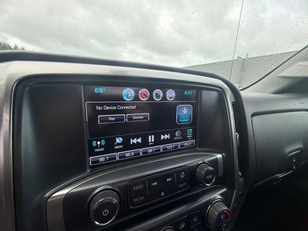Used 2018 Gray Chevrolet LT image 23