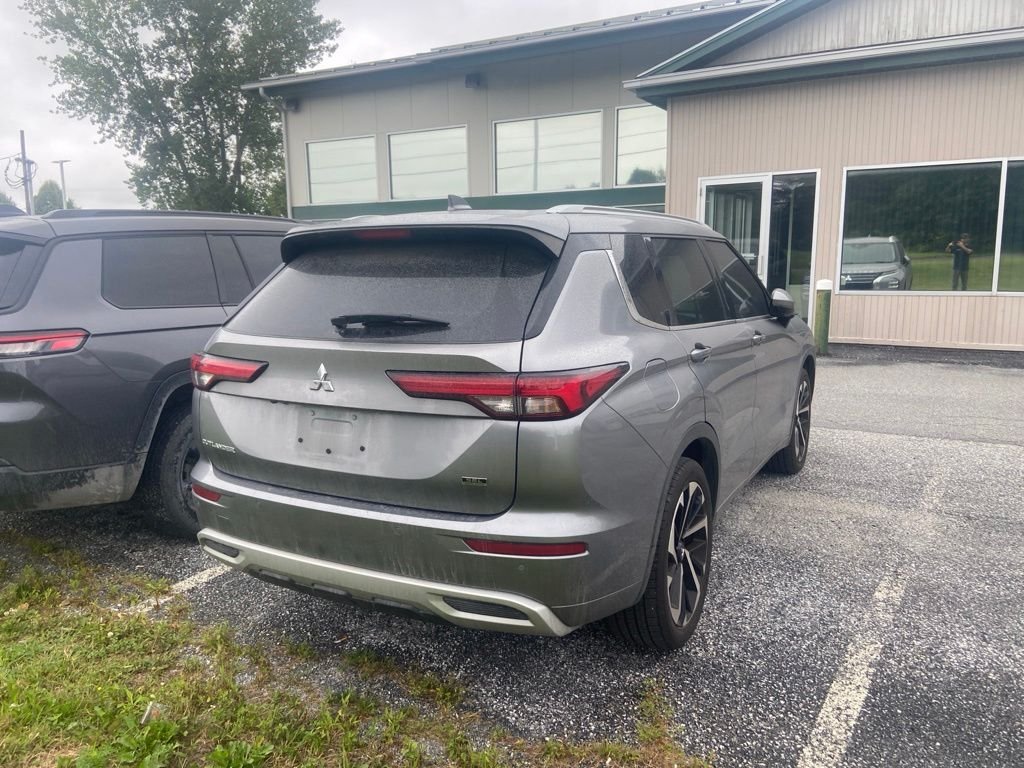 Used 2022 Gray Mitsubishi SEL image 5