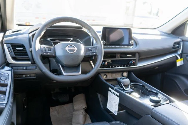 2026 Nissan Rogue SV - Photo 8