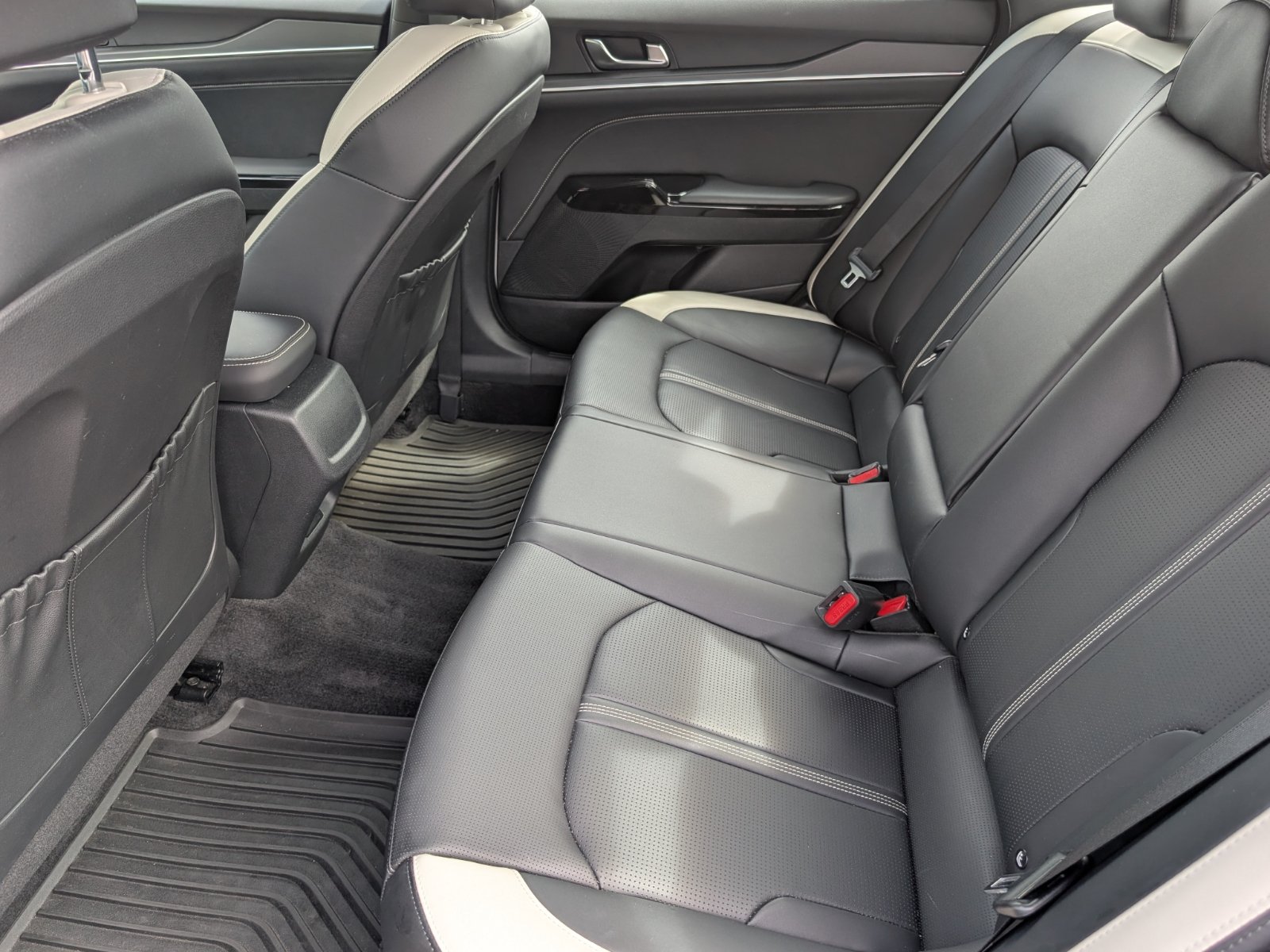 2025 Kia K5 GT-Line - Photo 12