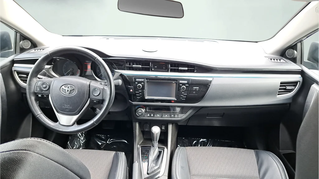 Used 2016 Blue Toyota S image 12
