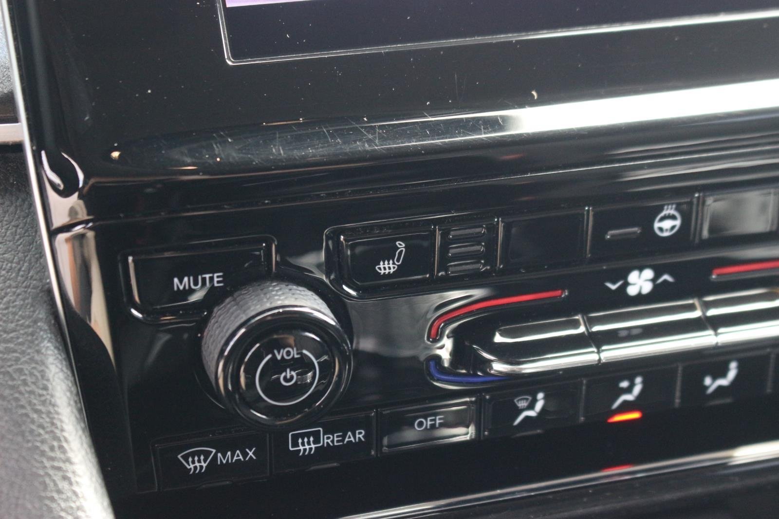 Used 2022 Gray Jeep Laredo image 25