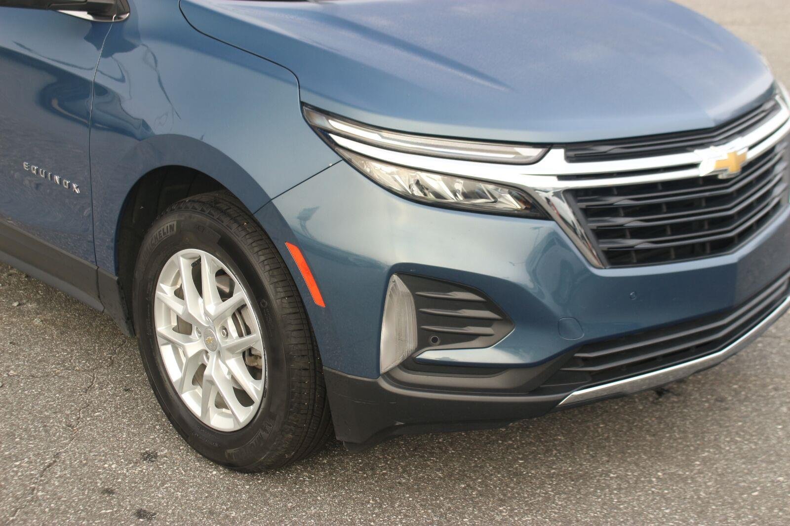 Used 2024 Lakeshore Blue Metallic Chevrolet LT image 9