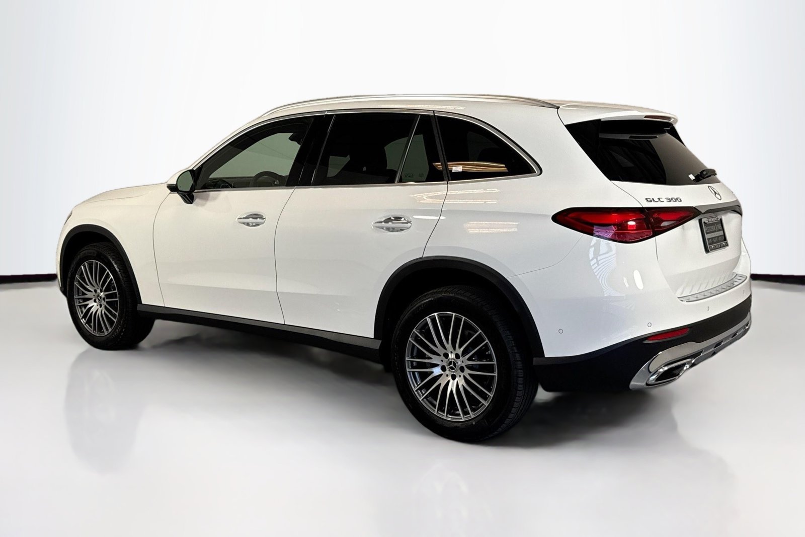 New 2026 Polar White Mercedes-Benz GLC 300 image 7