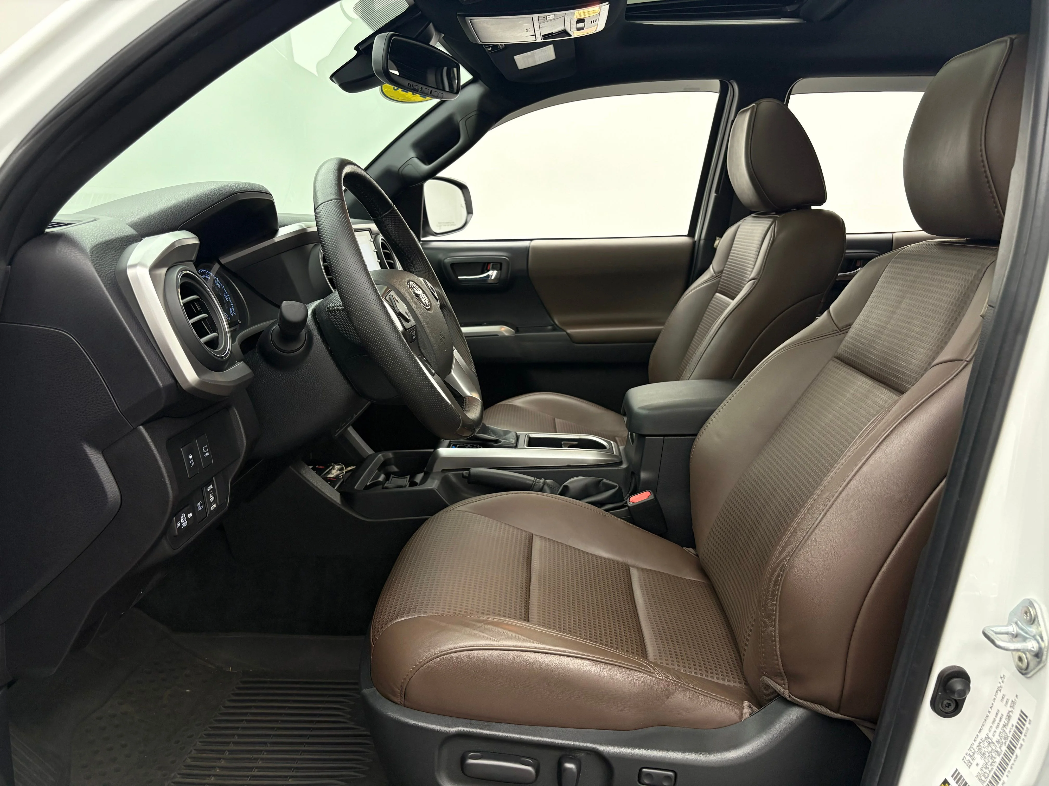Used 2023 Ice Toyota Limited image 18