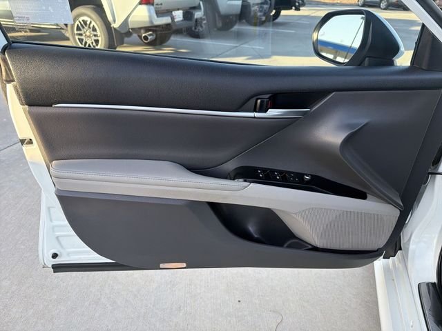 2019 Toyota Camry XLE - Photo 9