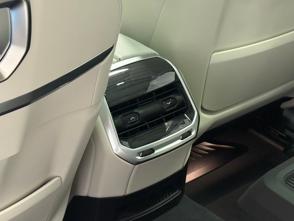 Used 2026 Gray BMW 760i xDrive image 20