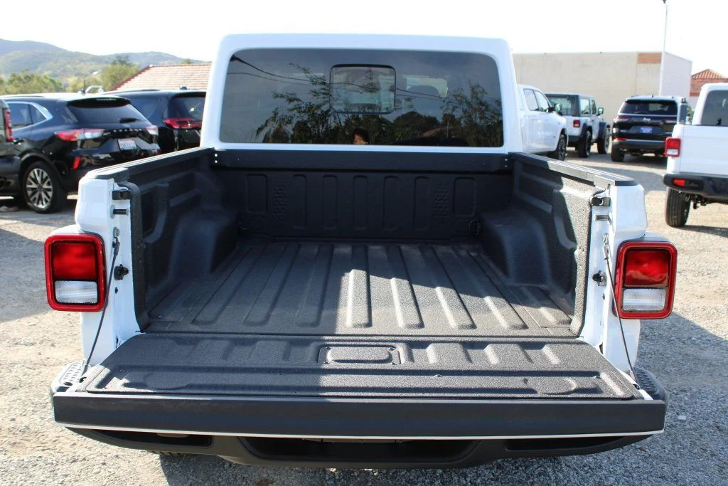 New 2026 Bright White Clearcoat Jeep Sport S image 27