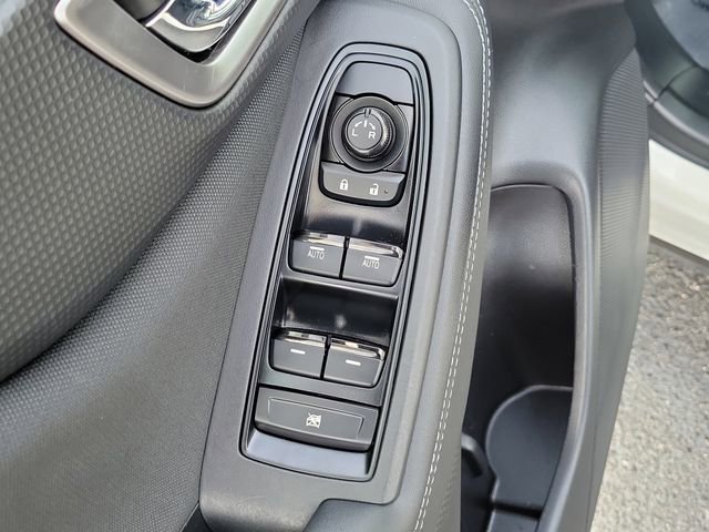 Used 2022 White Subaru Premium image 22