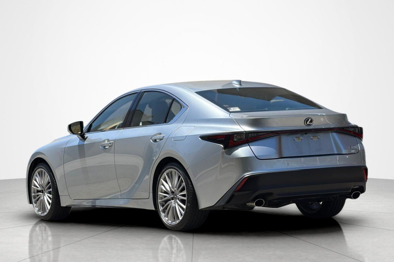 Used 2024  Lexus IS 300 image 3