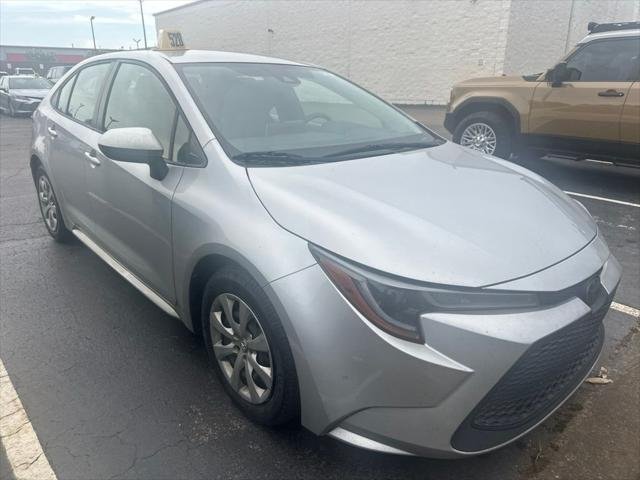 Certified Used 2021 CLASSIC SILVER MET Toyota  image 3