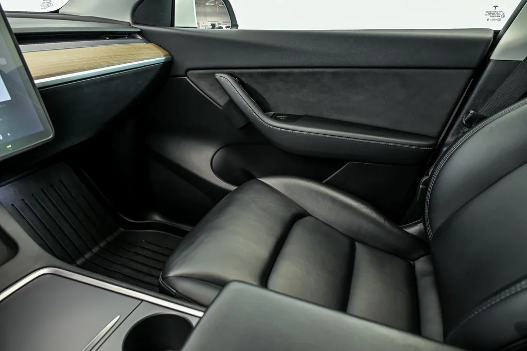 Used 2021 White Tesla Long Range image 28