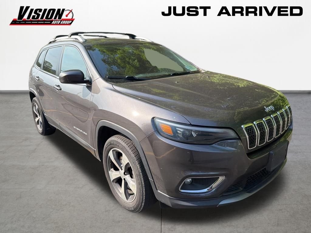 Used 2019 Gray Jeep Limited image 3