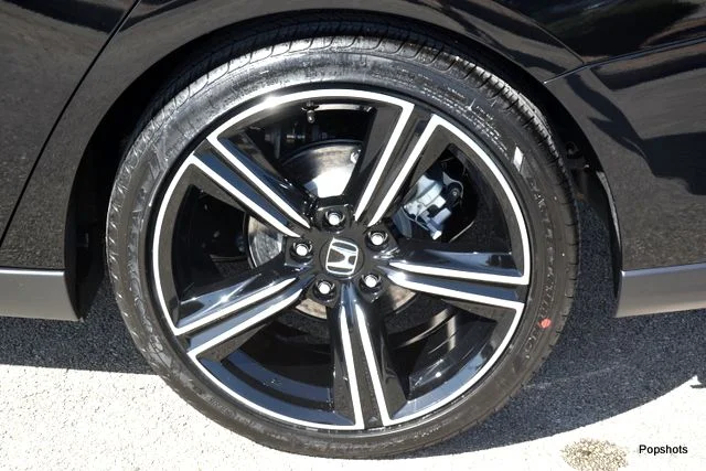 New 2026 Crystal Black Pearl Honda SE image 5