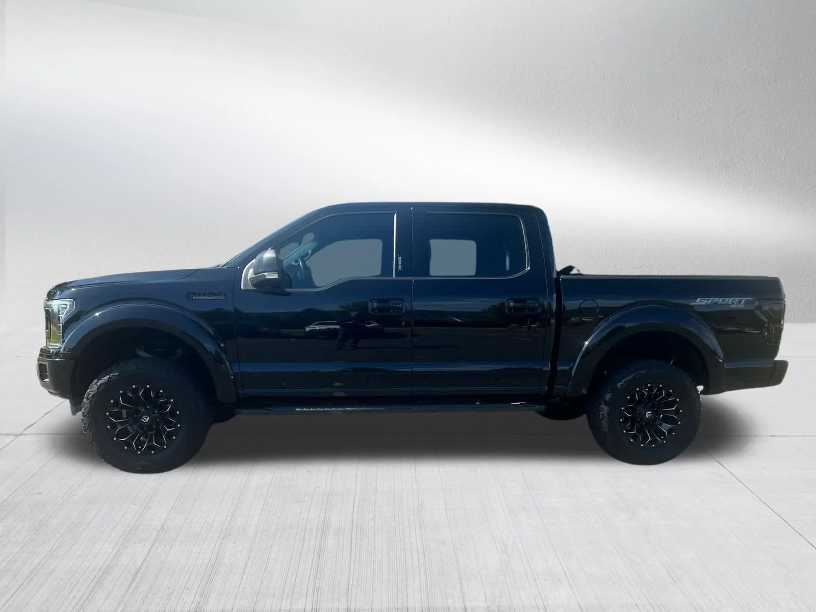Used 2020 Agate Black Metallic Ford XLT image 4