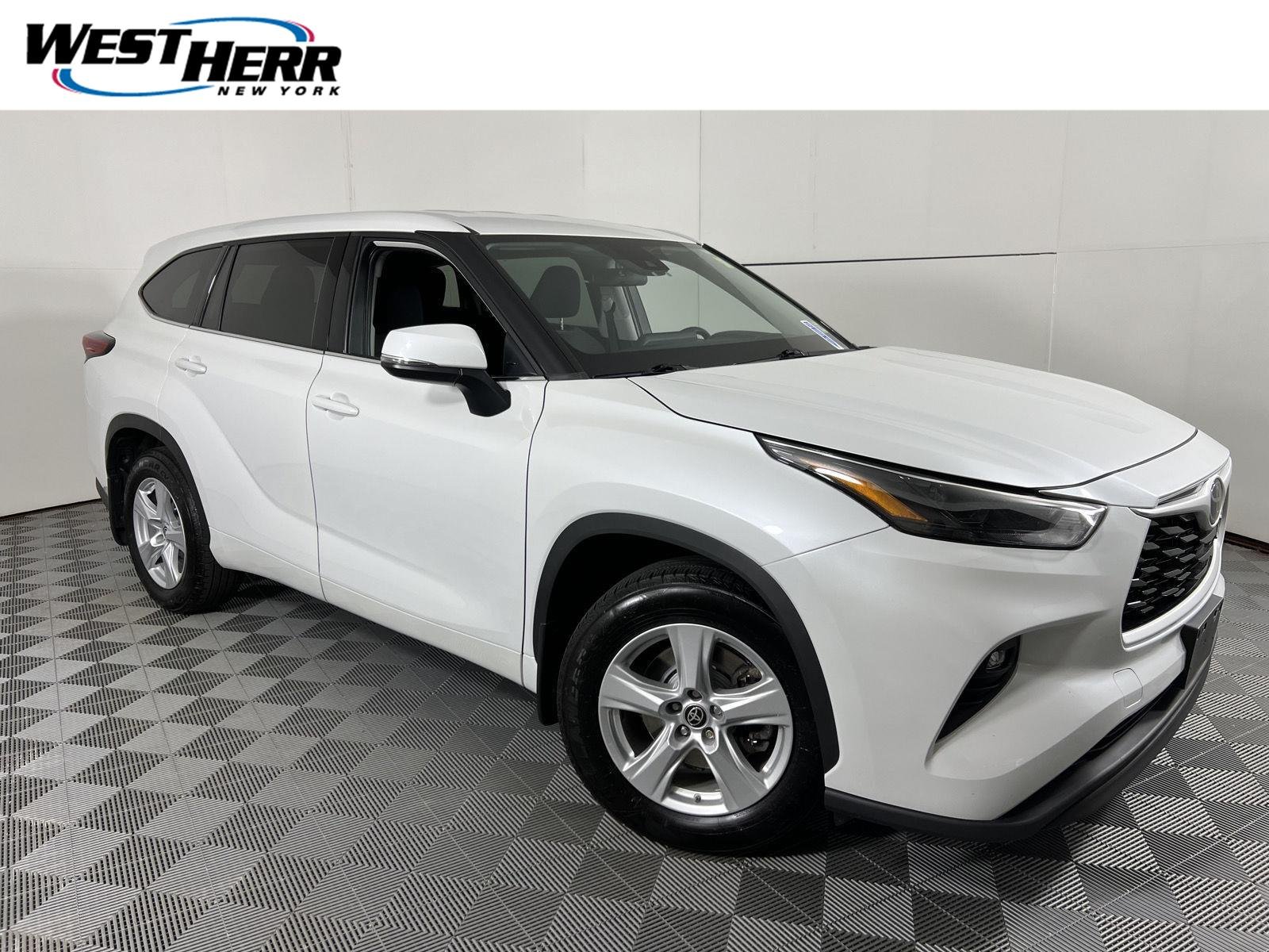 Used 2022 Wind Chill Pearl Toyota LE image 1