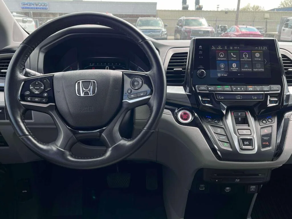 Used 2022 Lunar Silver Metallic Honda Elite image 2