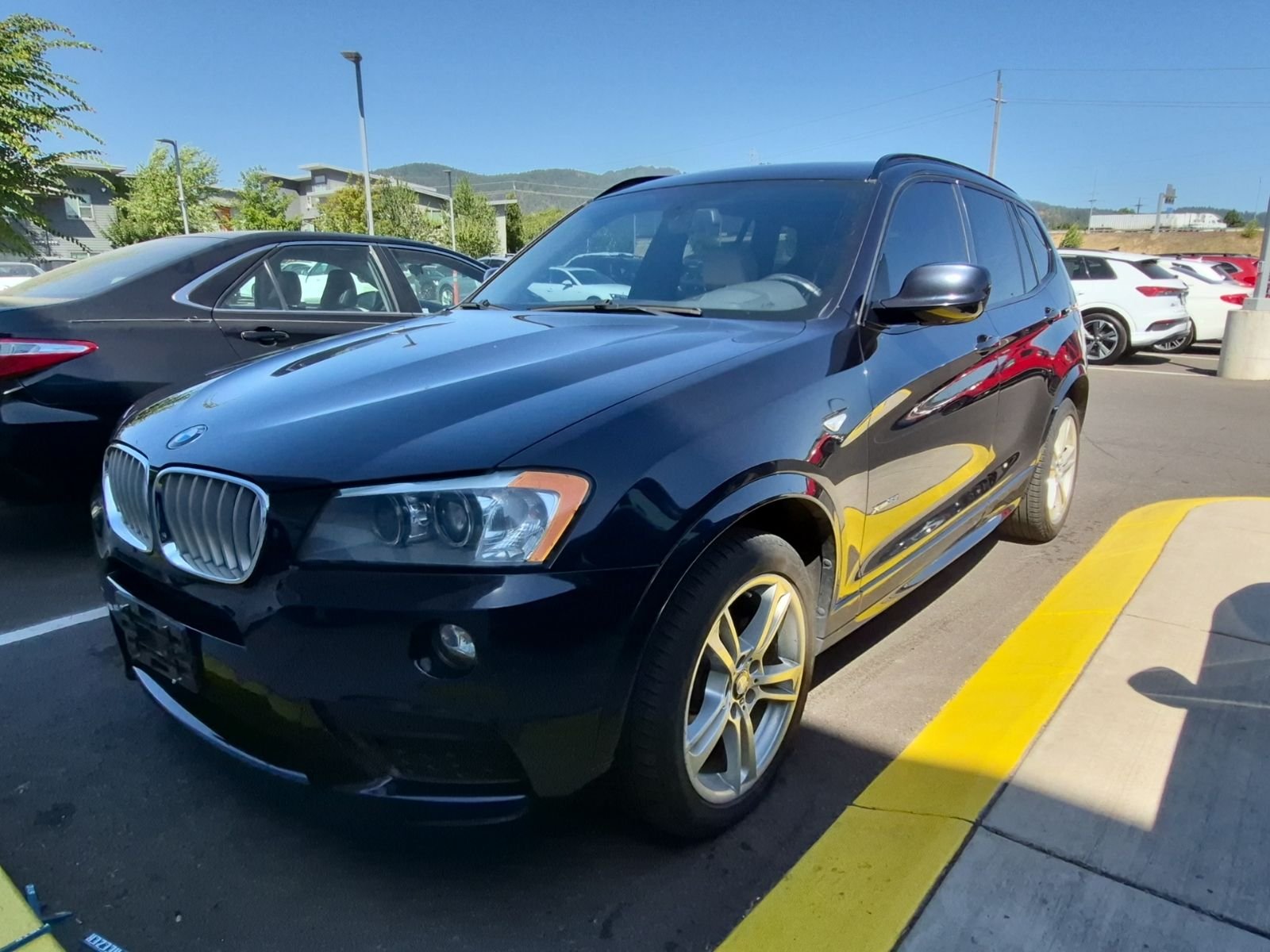 Used 2013 Black BMW xDrive35i image 9