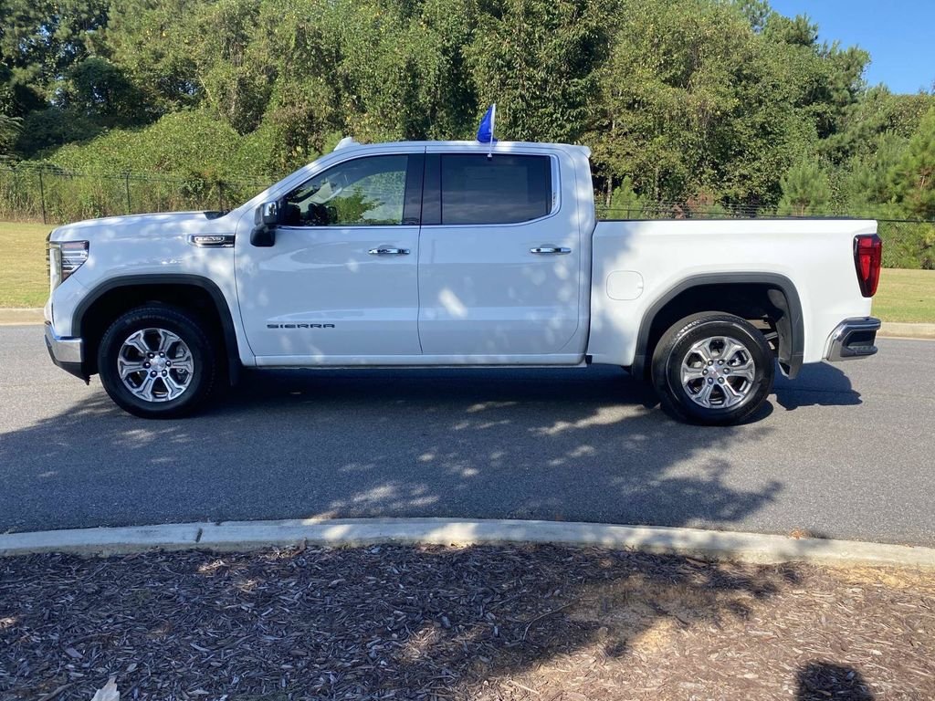 Certified Used 2025 Summit White GMC SLT image 9