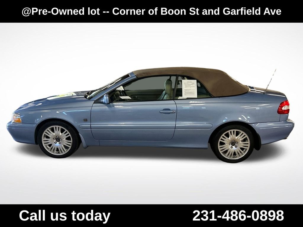 Used 2004  Volvo HT image 2