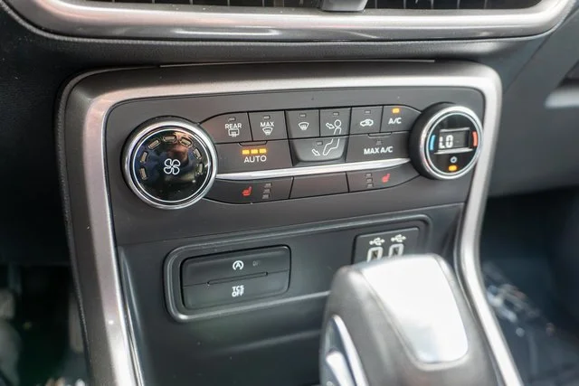 Used 2020 Black Ford SE image 26