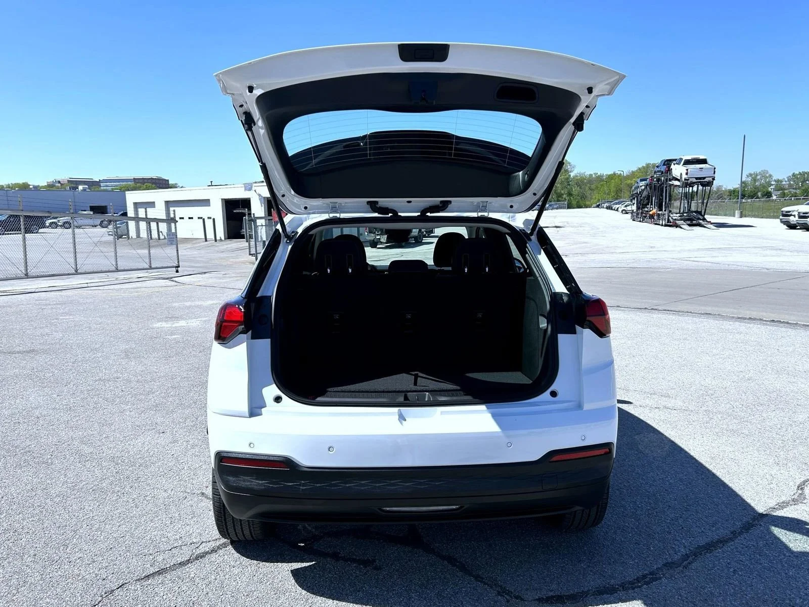 New 2027 Summit White Chevrolet LT image 21