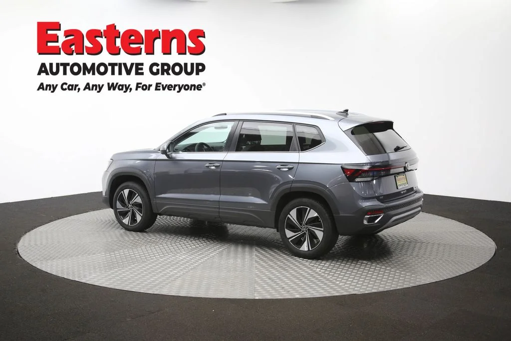 Used 2025 Gray Volkswagen 1.5T SE image 61