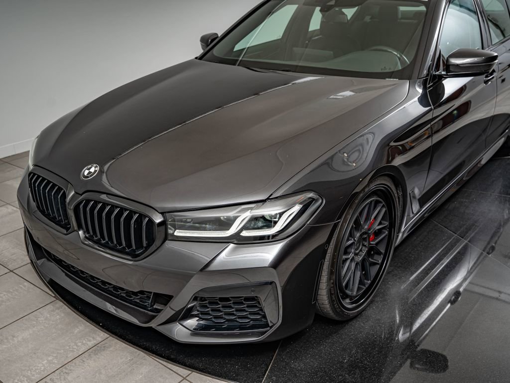 Used 2023 Dark Graphite Metallic BMW 540i image 15