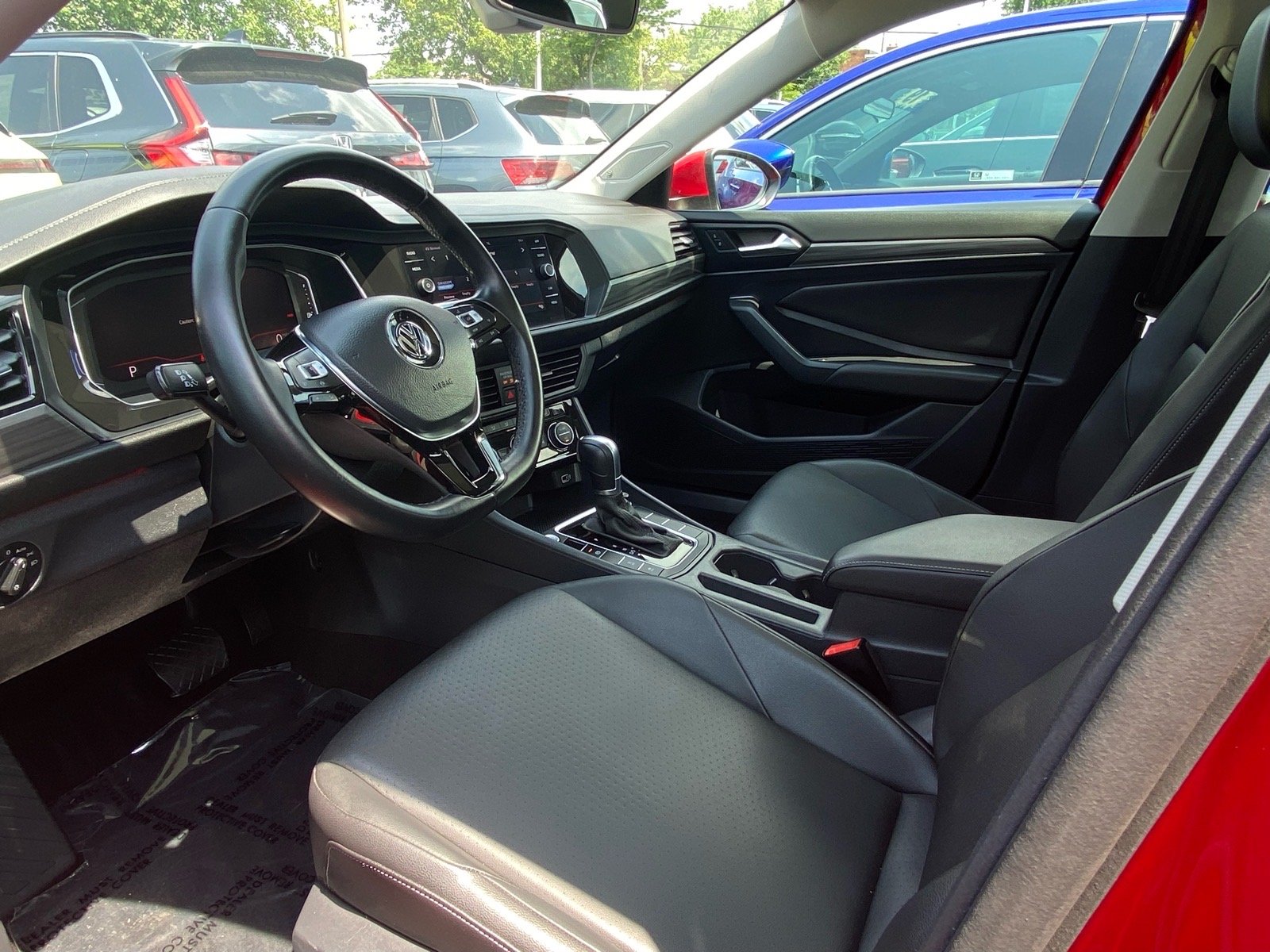 Used 2019 Red Volkswagen SEL image 10