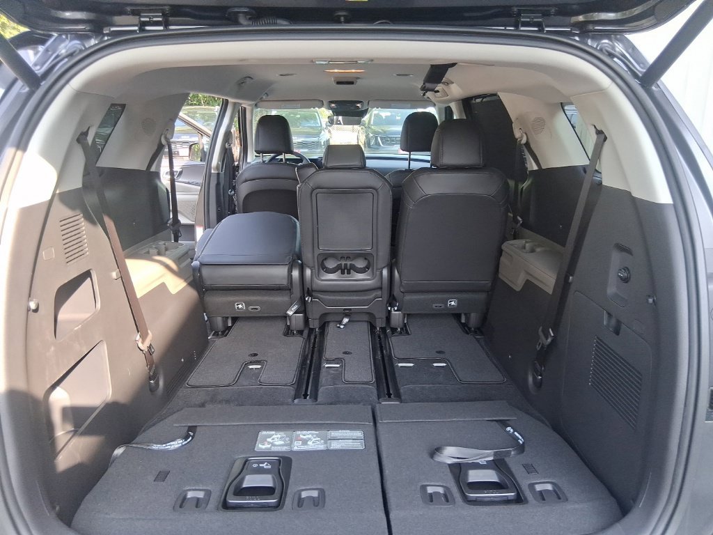 Certified Used 2026 Gray Kia EX image 14
