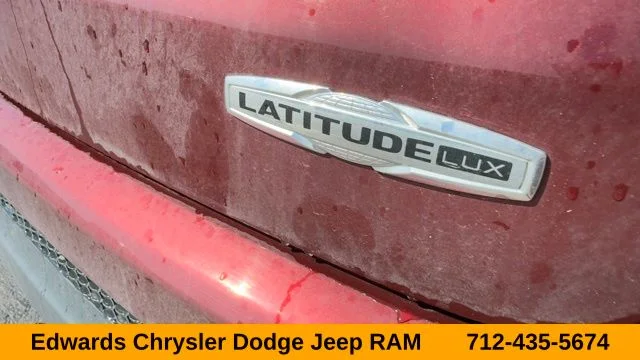 Used 2022 Red Jeep Latitude Lux image 12