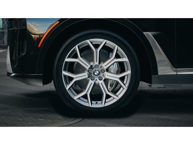New 2027 Black Sapphire Metallic BMW X7 40i image 7