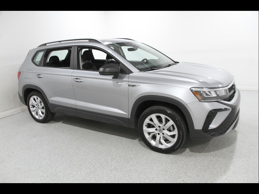 2023 Volkswagen Taos 1.5T S 4Motion's photo