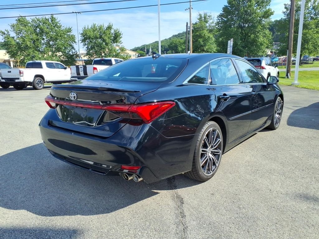 Used 2019 Midnight Black Metallic Toyota XSE image 4