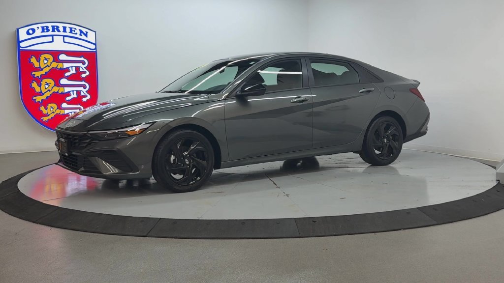 Used 2026 Gray Hyundai SEL Sport image 8