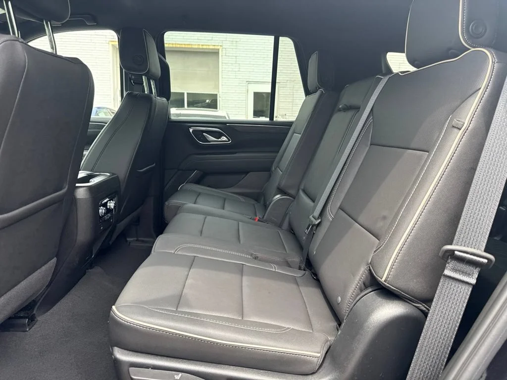 Used 2023 Midnight Blue Metallic GMC SLT image 12