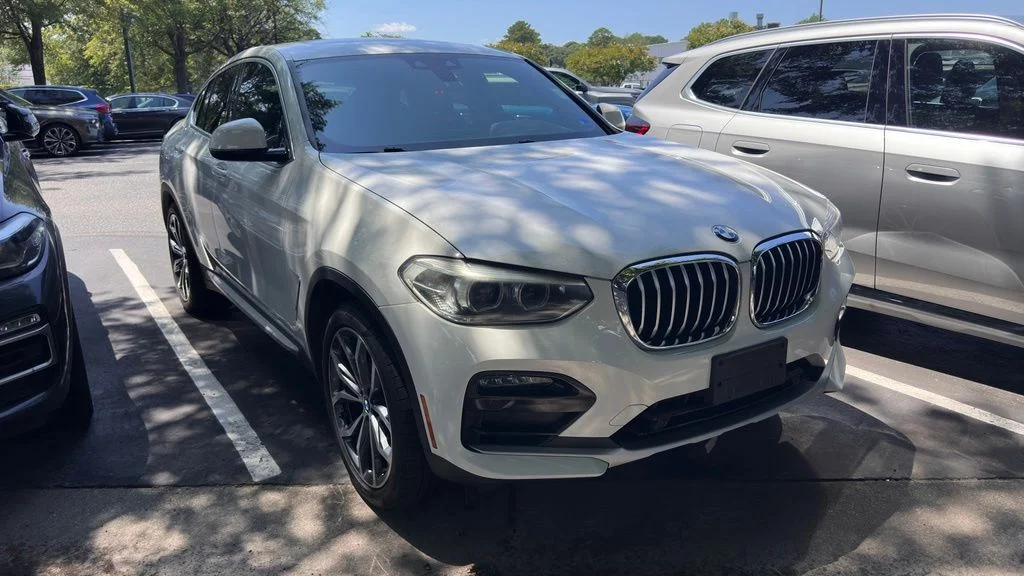 Used 2020 Alpine White BMW xDrive30i image 1