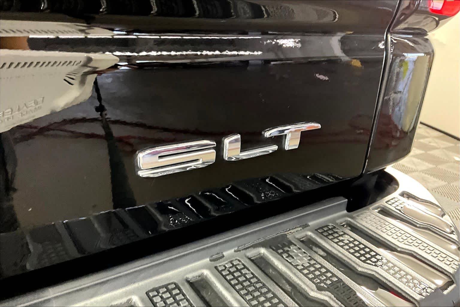 Certified Used 2022 Onyx Black GMC SLT image 10