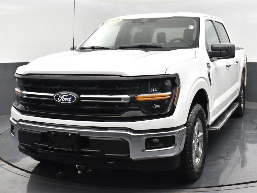 Used 2025 White Ford XLT image 13