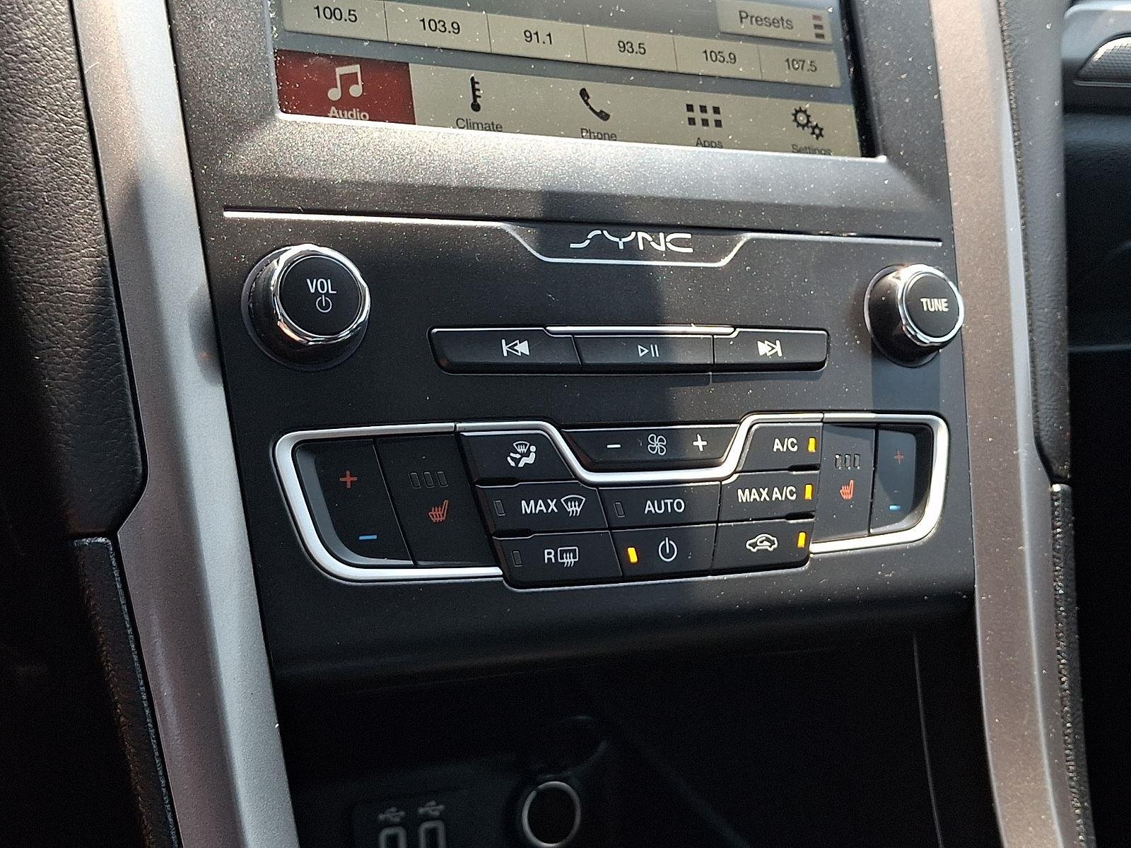 Used 2019 Ingot Silver Ford SE image 16