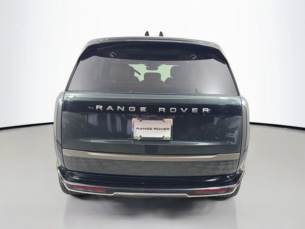 New 2026 Belgravia Green Land Rover SE LWB 7-Seats / V8 image 6