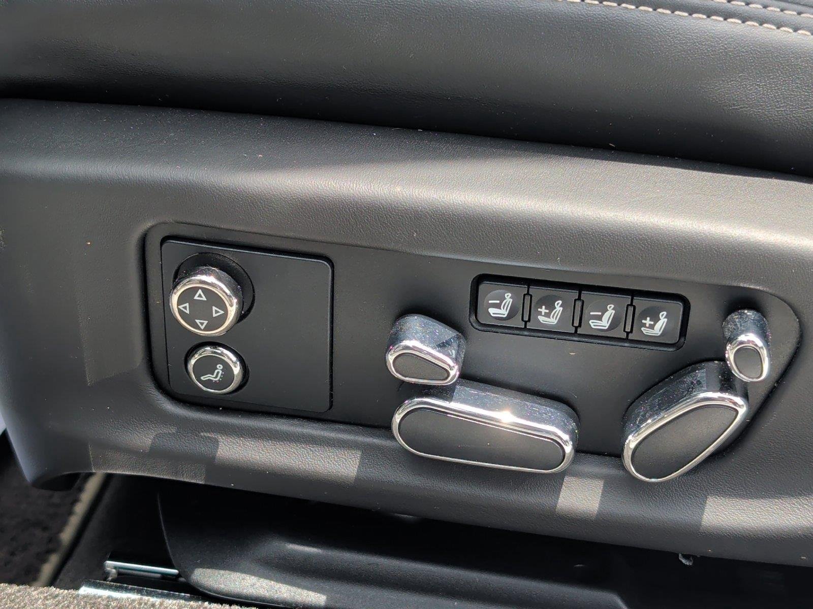 Used 2020 Glacier White Bentley GT First Edition image 24