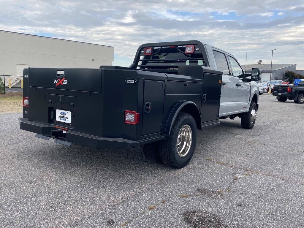 New 2026 Avalanche Ford F-350® XLT image 3