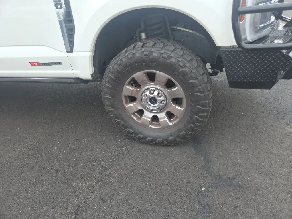 Used 2024 White Metallic Ford King Ranch image 14