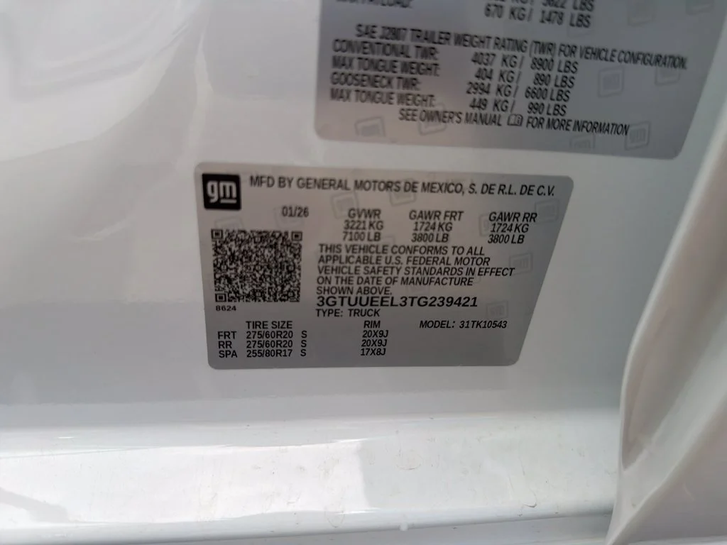 New 2026 Summit White GMC AT4 image 36