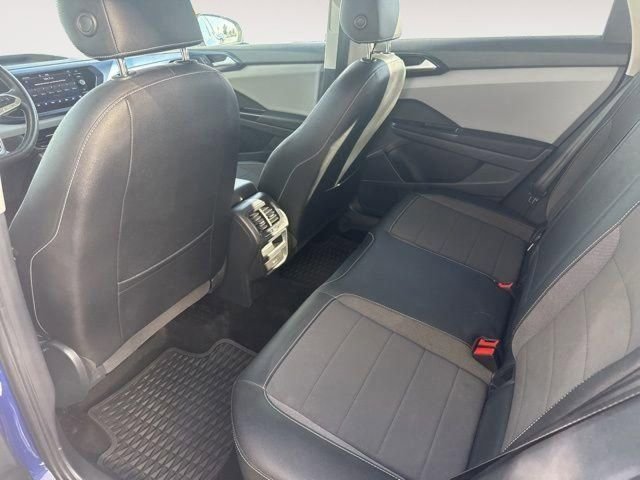 2022 Volkswagen Taos SE - Photo 12